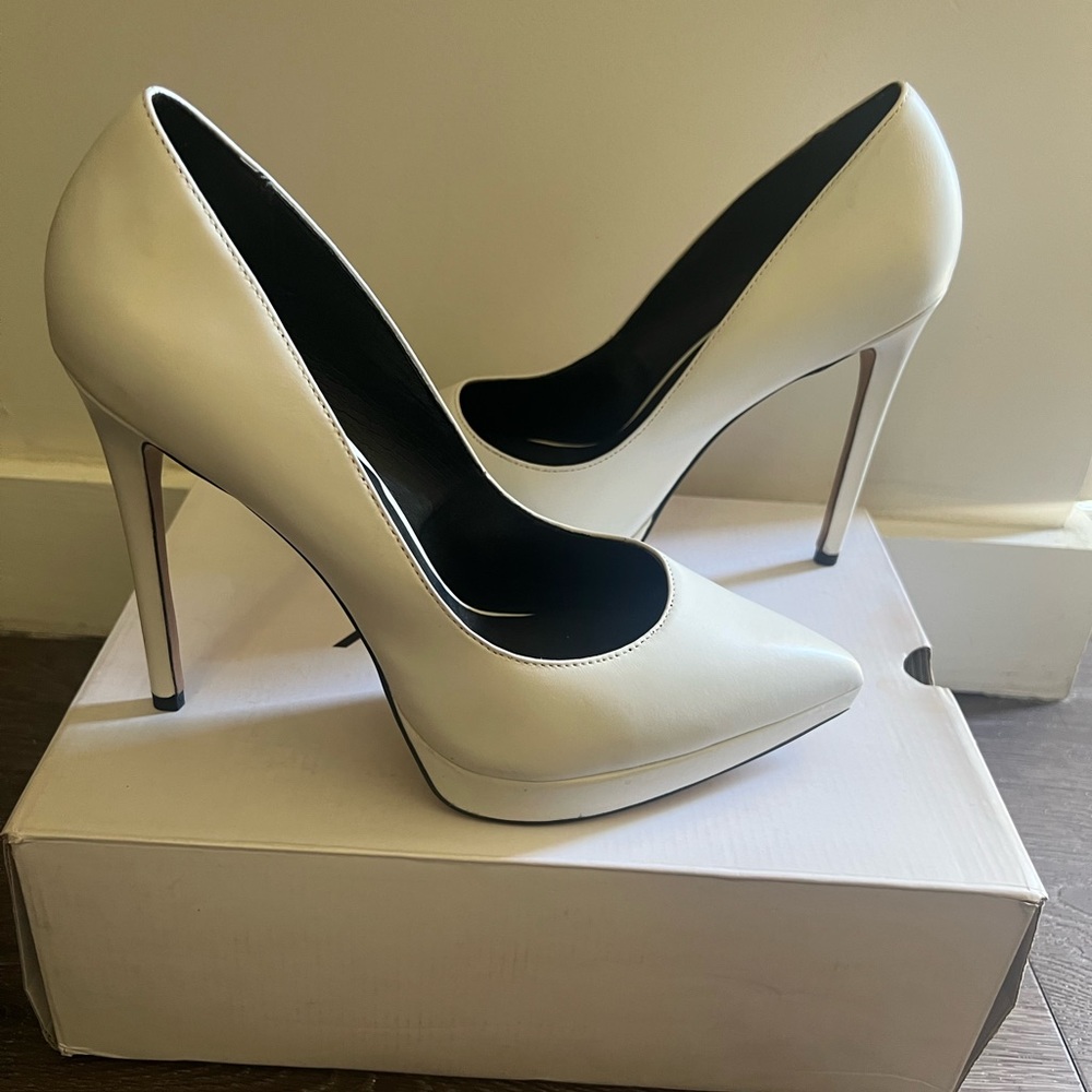 ALDO White Pointy Toed Pumps!!!